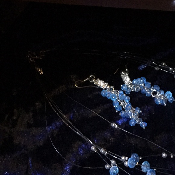 Blue bead and invisible wires - Picture 2 of 4